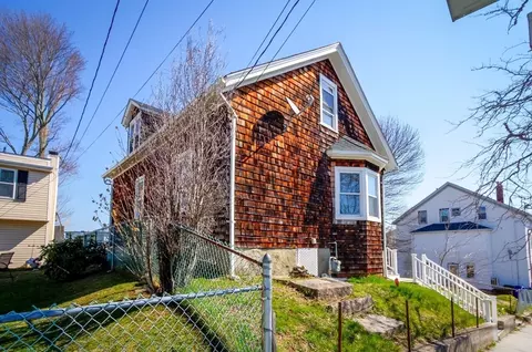 Exterior - 546 Snell St, Fall River, MA 02721 photo 3 of 4