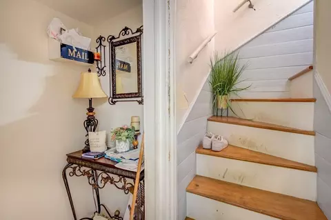 Entry Way - 546 Snell St, Fall River, MA 02721 photo 1 of 1