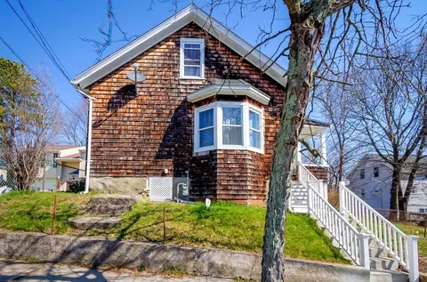 Exterior - 546 Snell St, Fall River, MA 02721 photo 2 of 4