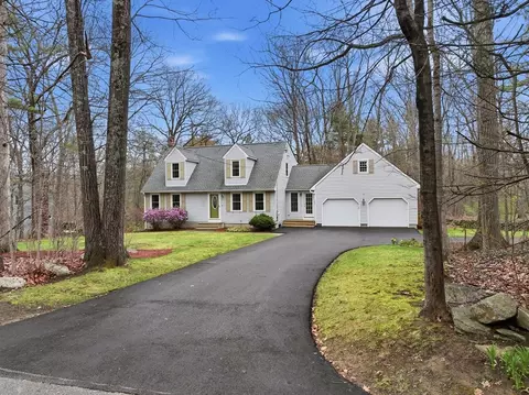 292 Cedar St, Sturbridge, MA 01518