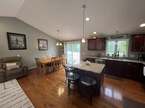 42 Third St, Worcester, MA 01602 photo 5