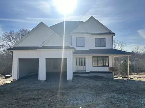 84 Pine St, Rehoboth, MA 02769