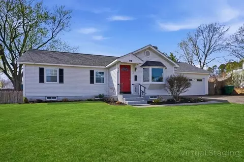 98 Greenpoint Cir, Chicopee, MA 01020