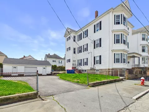 32 Sagamore St, New Bedford, MA 02740