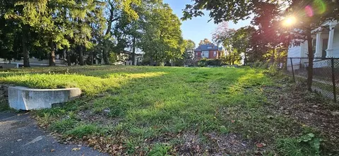 10 Lagrange St, Worcester, MA 01610