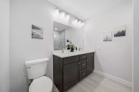 Bath - 269 Main St #U4001, Reading, MA 01867 photo 1 of 3