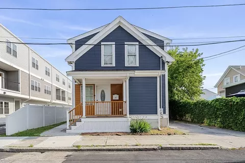 883 Grinnell St, Fall River, MA 02721