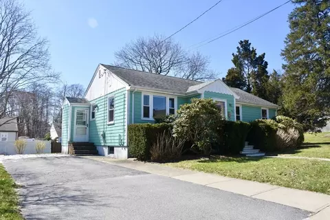 93 Howland Rd, Fairhaven, MA 02719