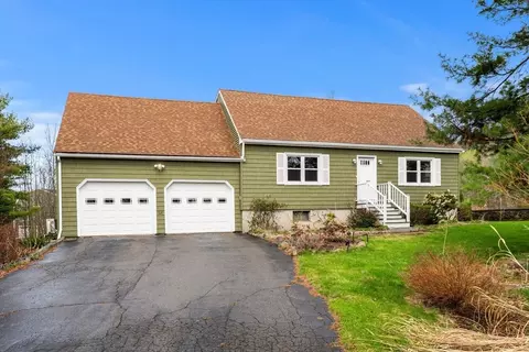 413 Wethersfield St, Rowley, MA 01969