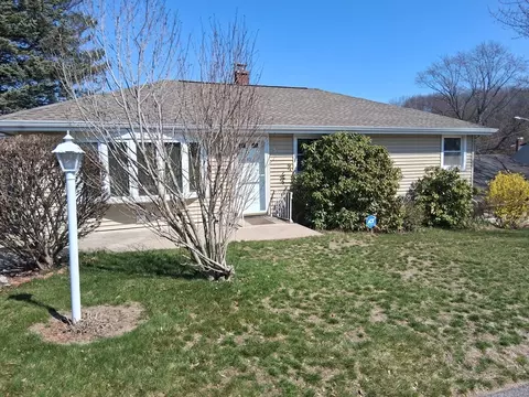 43 Robin Rd, Worcester, MA 01604