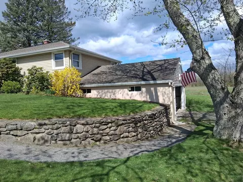 Exterior - 43 Robin Rd, Worcester, MA 01604 photo 2 of 9
