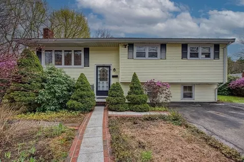 103 Columbus Ave, Stoughton, MA 02072