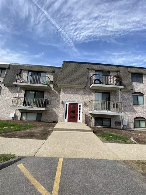 40 High St #308, Dedham, MA 02026