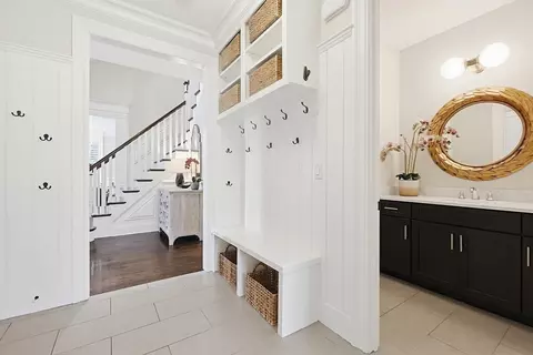 Entry Way - 194 Lindbergh Ave, Needham, MA 02494 photo 2 of 3