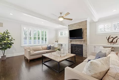 Living - 194 Lindbergh Ave, Needham, MA 02494 photo 3 of 5