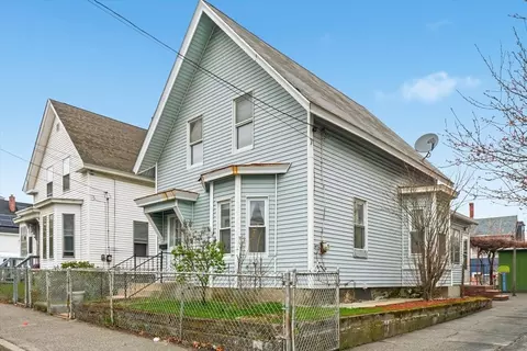168 School St, Lowell, MA 01854