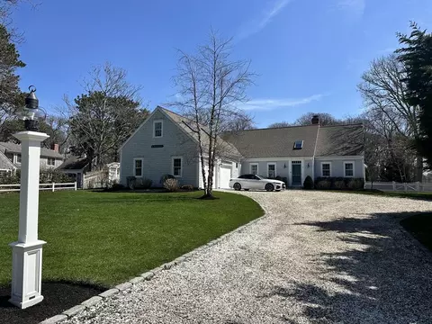 8 Captains Walk, Chatham, MA 02633