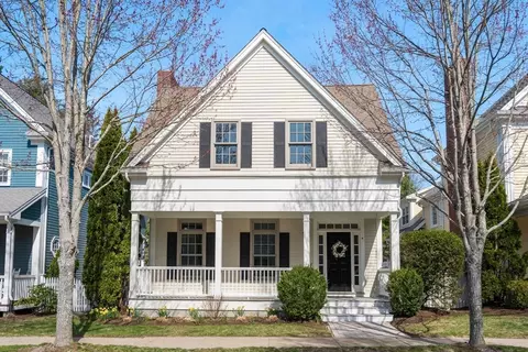 4 Maple St #4, Medfield, MA 02052