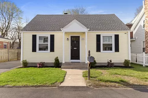 51 Hope St, Lincoln, RI 02865