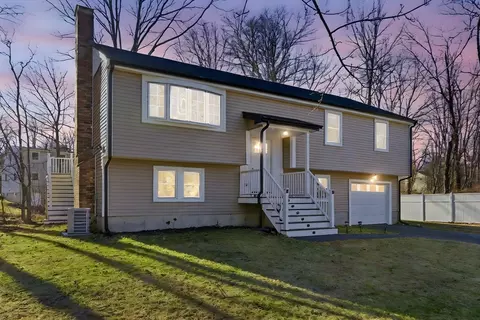 17 Salvia Dr, Milford, MA 01757