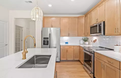 320 Martins Landing Way #308, North Reading, MA 01864