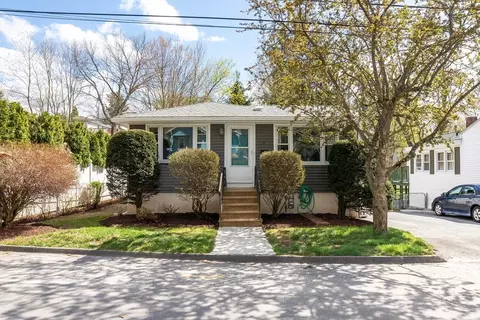 9 Briarcliff St, Worcester, MA 01602