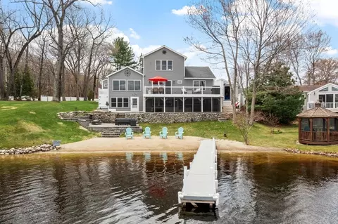 12 Johnson St, Lunenburg, MA 01462