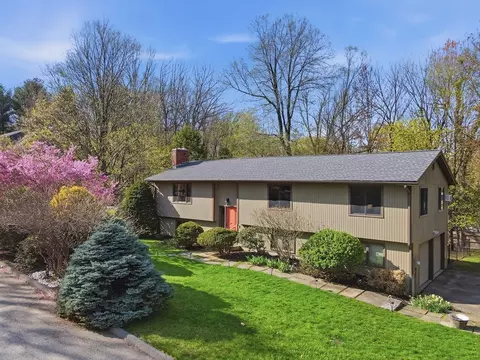 12 Kanes Xing, Worcester, MA 01609