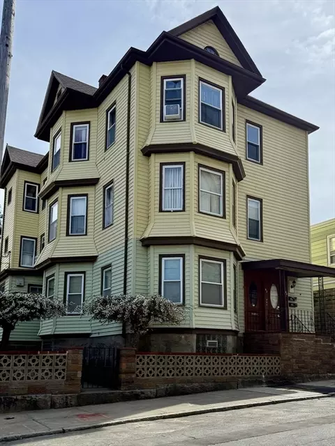 42-44 Wing St, New Bedford, MA 02740