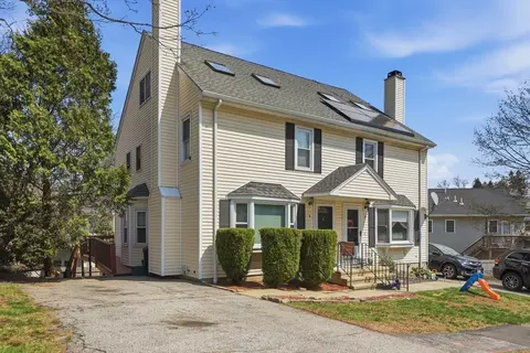 4 Jonathan Cir, Worcester, MA 01604 photo 2