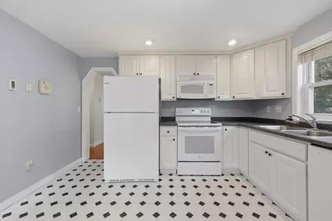 4 Jonathan Cir, Worcester, MA 01604 photo 9