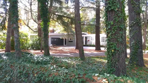 21 Brackenbury Ln, Beverly, MA 01915