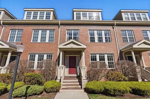 2 Powder Mill Sq #2B, Andover, MA 01810