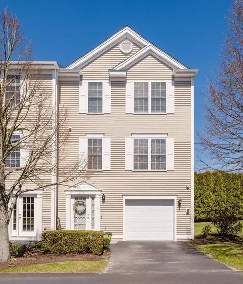 1 Harbor Mist Dr #1, Fairhaven, MA 02719