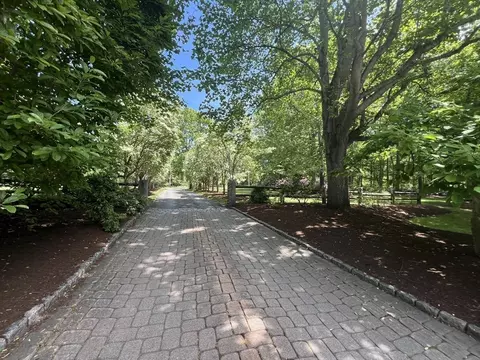 Exterior - 43 Oak Hill Rd, Harvard, MA 01451 photo 2 of 3