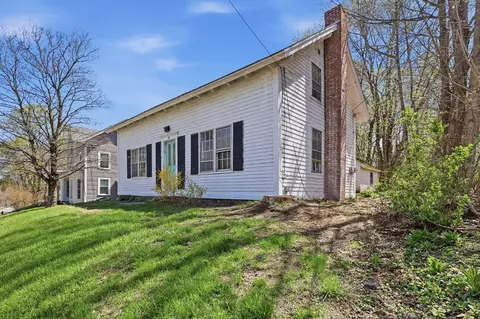 52 Summer St, Barre, MA 01005 photo 2