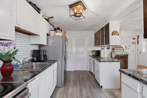 52 Summer St, Barre, MA 01005 photo 7