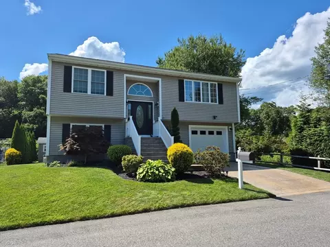 589 Bartlett St, New Bedford, MA 02745
