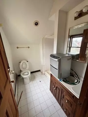 Bath - 246 North St, Hingham, MA 02043 photo 1 of 2