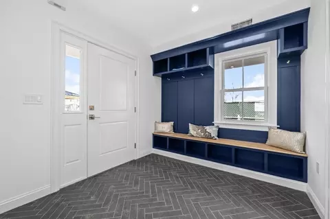 99 Sumner St #1, Quincy, MA 02169