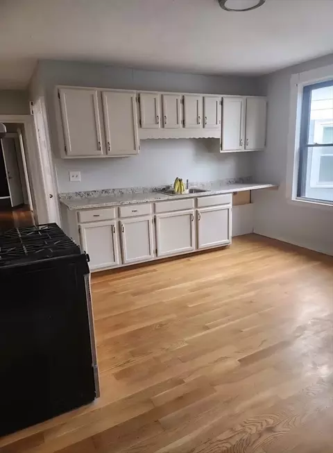 83 Pearl St, Everett, MA 02149 photo 2
