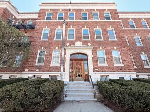 8 Ransom Rd #8, Boston, MA 02135