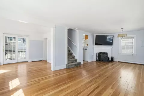 Living - 7 Mildred St, Hull, MA 02045 photo 5 of 10