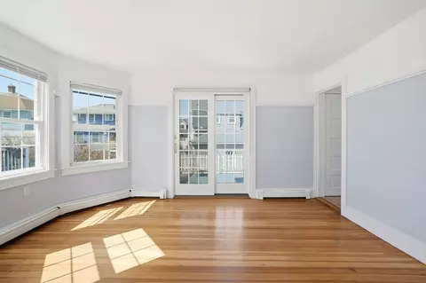Living - 7 Mildred St, Hull, MA 02045 photo 8 of 10