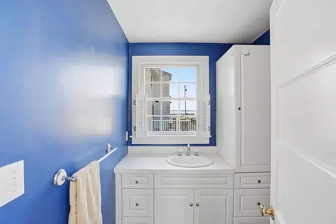 Bath - 7 Mildred St, Hull, MA 02045 photo 4 of 4