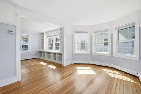 Living - 7 Mildred St, Hull, MA 02045 photo 9 of 10