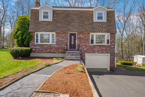 10 Blackhorse Ln, Burlington, MA 01803