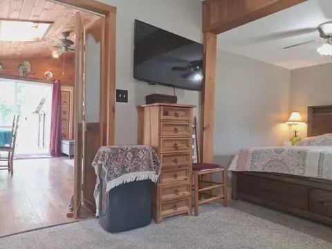 Bedroom - 5 Pine Ave, Ashburnham, MA 01430 photo 3 of 3