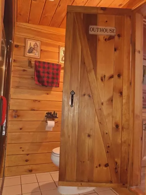 Bath - 5 Pine Ave, Ashburnham, MA 01430 photo 2 of 3