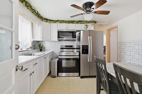 519 Prospect St, Chicopee, MA 01020 photo 2